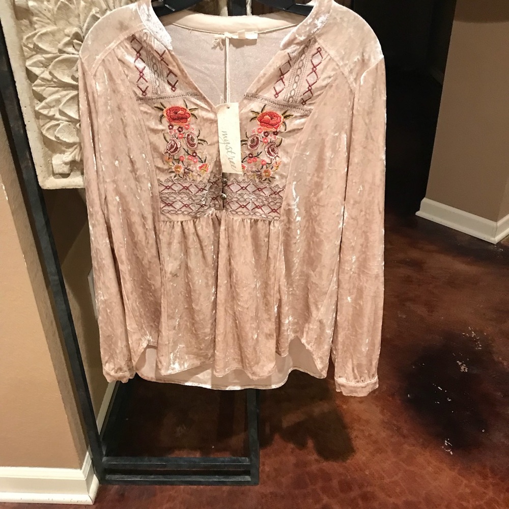 NWT Mystree Boutique Top M